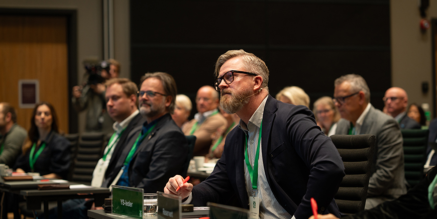 Bilde av YS-lederen under en konferanse